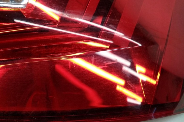 фото №12, Лампа права задня skoda superb i 3u4 3v5945208 1.97l дизель 2016