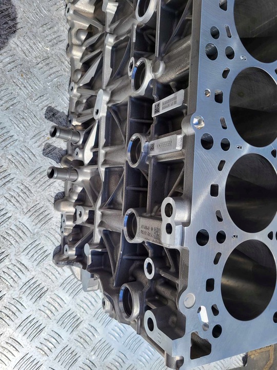 фото №5, Новий оригінальний блок bmw n57d30c 11112295067 f15