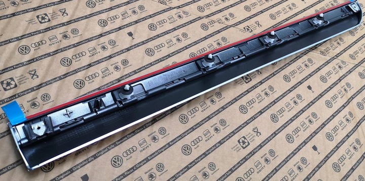 фото №2, Новая org планка дверь правые зад vw passat b8 3g0854950l lc7a