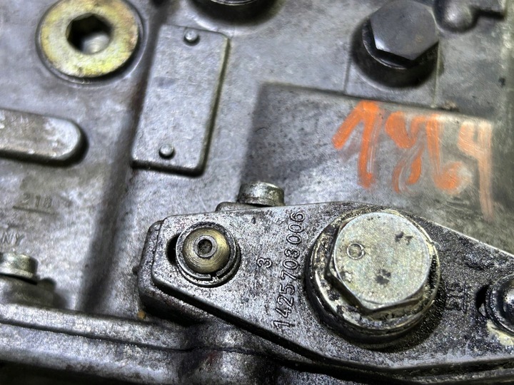 фото №13, Насос впрыскивающий mercedes w123 300d turbo дизель 3.0 d om617a 6170704101