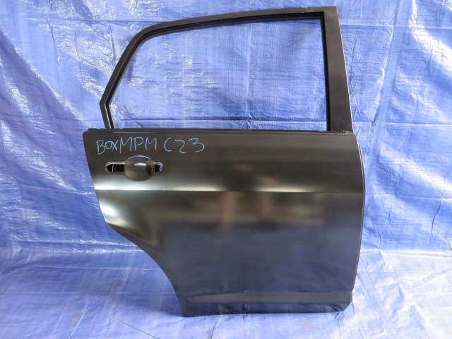 фото №1, Nissan tiida sedan двері tyne праві зад 04-12