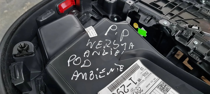 фото №8, S3 8y a3 боковина двері праві перед шкіра bang olufsen 8y0867104d