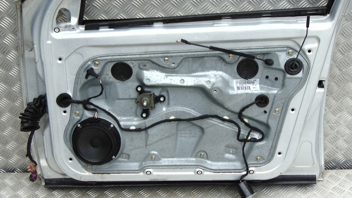 фото №14, Двері праві ліві передні перед vw golf iv 4 hb 5двері lb7z механізм