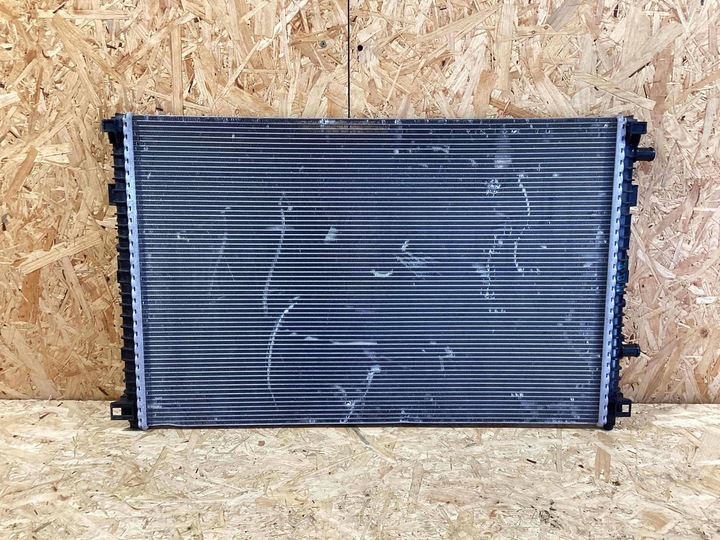 фото №1, Радіаторів води porsche cayenne 4m0145804t pab145804 !перевірений!