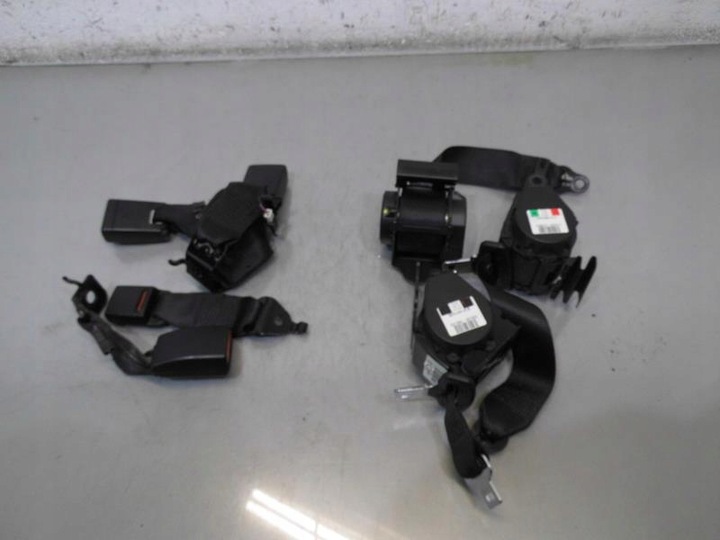 фото №7, Диван задняя зад ремни застёжки bmw 3 f30