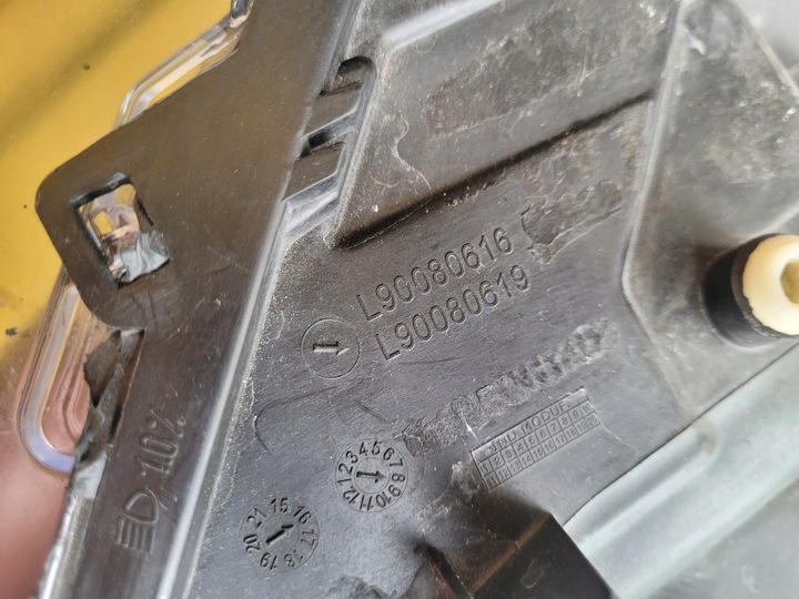 фото №14, Maserati levante лампа правая перед передняя bi-xenon 90080616 usa 670034639