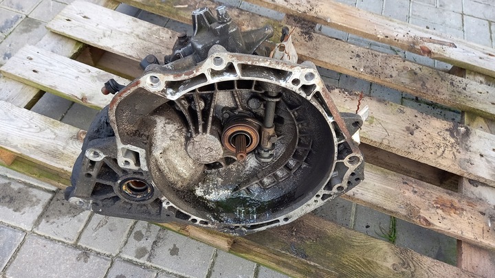 фото №1, Коробка передач коробки передач astra corsa 1.0 1.2 1.4 90400197