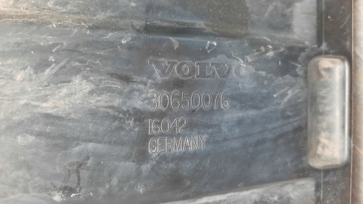 фото №8, Корпус фильтра воздуха 30677718 volvo v70 iii 2.5t 07r