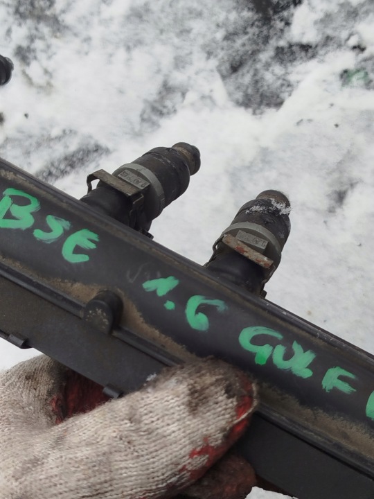 фото №11, Паливна рейка  форсунки bse bgu vw golf 5 v 06a133317ac