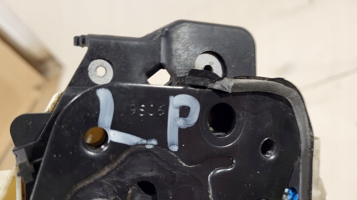 фото №5, Замок дверь левый перед audi a4 b7 04-07 9 pin