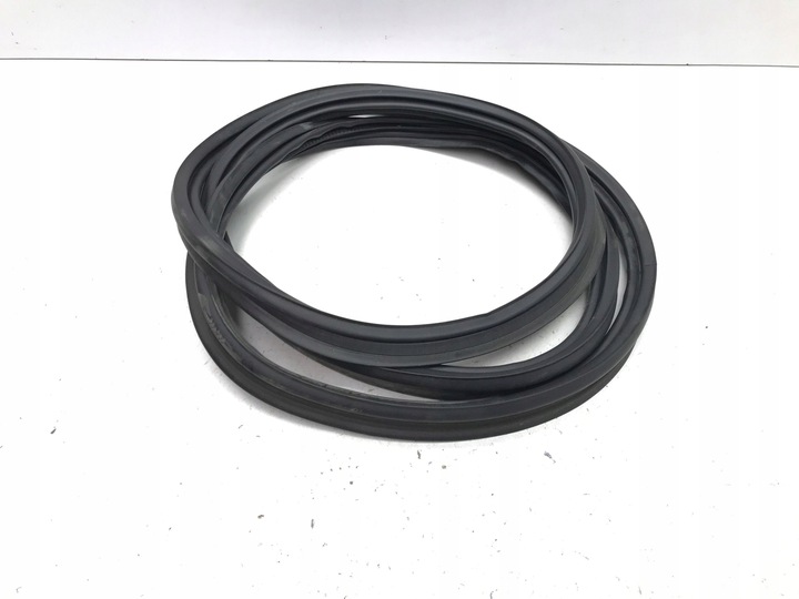 фото №1, Lexus lbx 2024 прокладка кузовная крышки крышки багажника