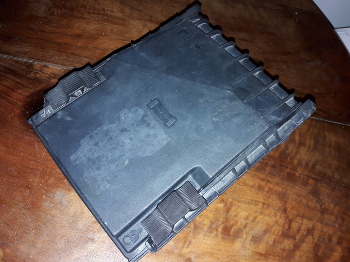 фото №5, Корпус коробка предохранителя passat b7 10- 2.0tdi