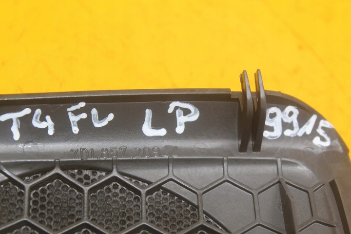 фото №7, Маскировочная накладка защита динамика левый перед vw transporter t4 caravella 7d1857209