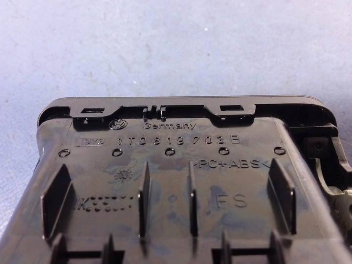 фото №6, Touran i решётка воздуховод консоли левая 1t0819703b