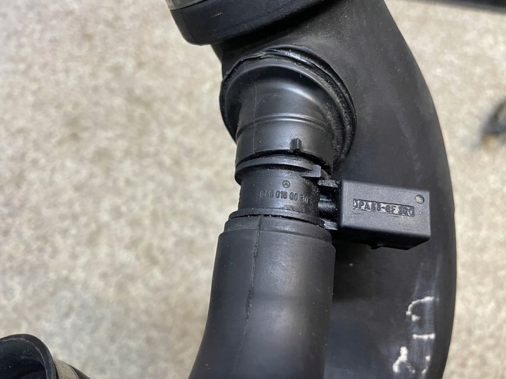 фото №8, Труба шланг шланг воздуховод колено воздуха турбины w211 2.7 cdi 647.961 org