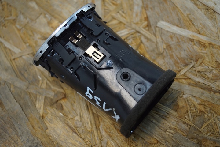 фото №6, Решітка повітропровід права mercedes w204 рестайлінг a2048306254