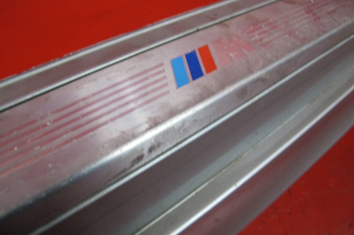 фото №9, Bmw 1 e87 м-пакет планка накладка пороговая левая 354/7 титан серебро металлик