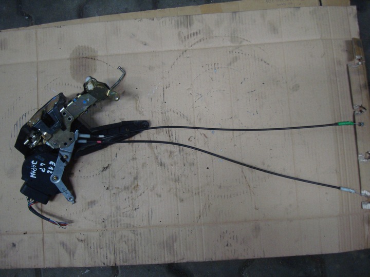 фото №1, Toyota corolla e12 02-06 замок дверь левый переднее япония