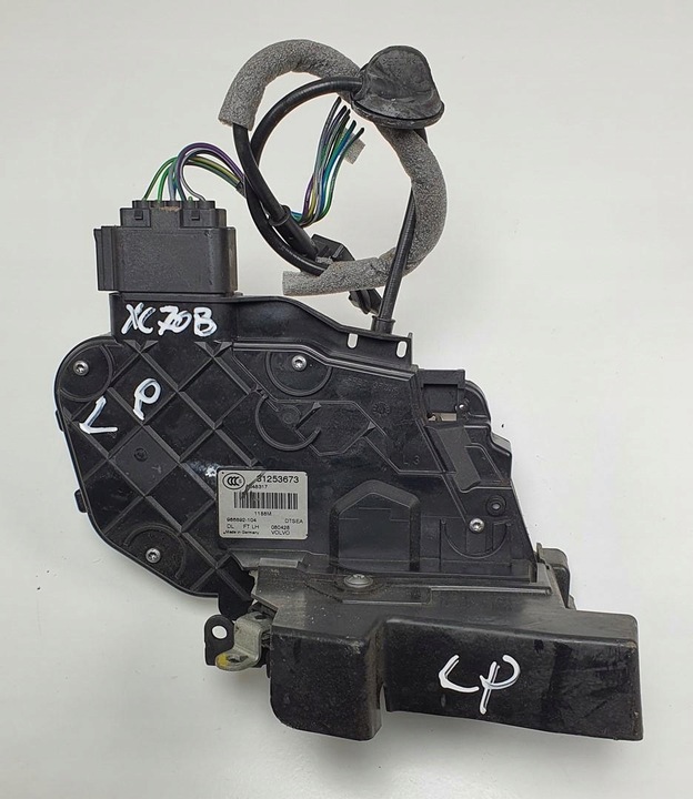 фото №1, Замок дверь левый перед volvo xc70 ii 31253673 евро