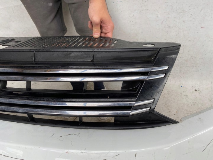 фото №9, Vw tiguan i рестайлінг 5n0 11- бампер перед передній решітка pdc spr 5n0807221k