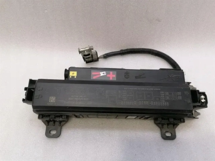 фото №11, Tesla модель s 70 fuse box 1034405-00d