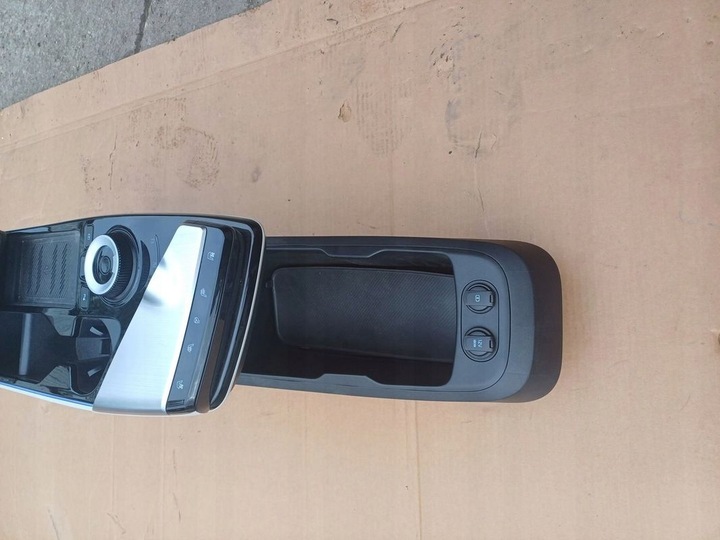 фото №6, Підлокітник тунель панель коробки передач зарядний пристрій індукція kia ev6 22r gt-line