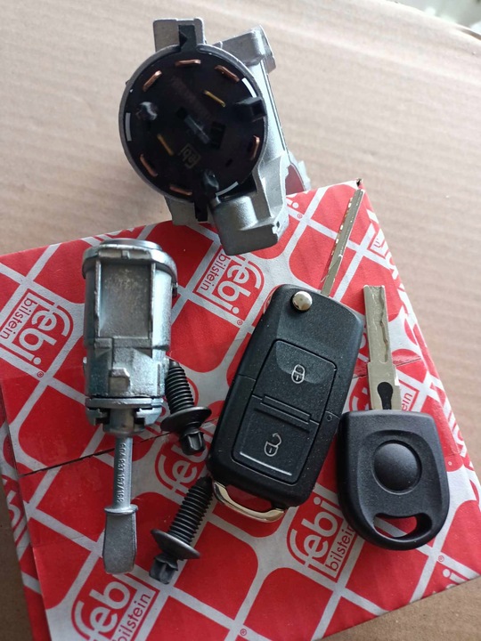 фото №13, Vw golf iv 4 bora нова замок запалювання + замок вставка двері набір комплект замків