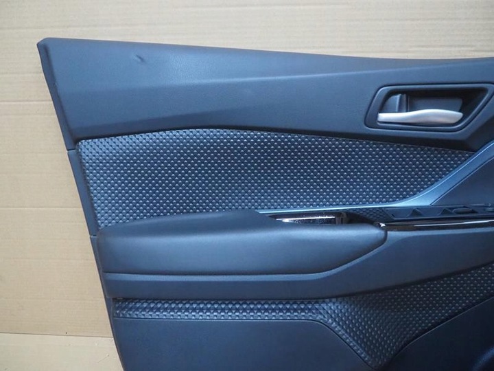 фото №2, Обивка боковина дверь левый перед toyota c-hr рестайлинг