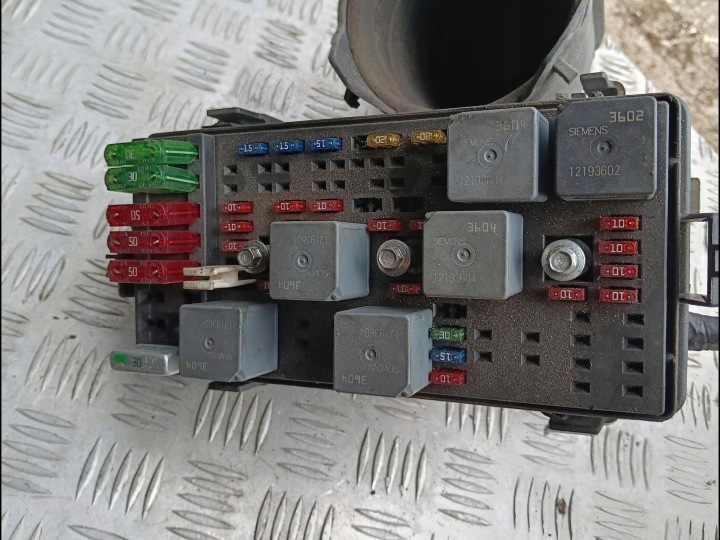 фото №5, Блок запобіжників cadillac deville 4.6 v8 1999r