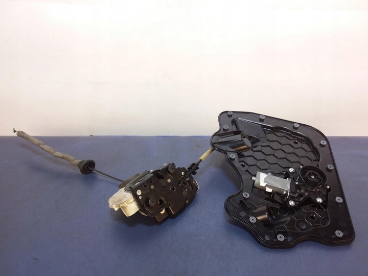 фото №1, Audi a8 d4 замок доводчик дверь перед левый 12 pin