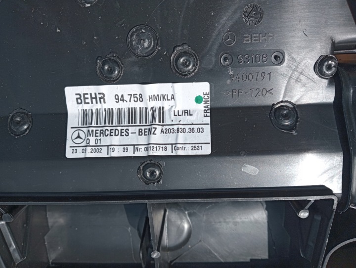 фото №8, Mercedes w203 капот консоль торпедо роздавальна