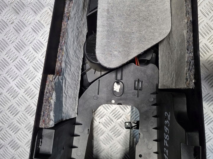 фото №12, Bmw f45 f46 туннель средний подлокотник 1278932