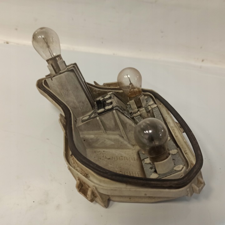 фото №9, Audi a4 b7 вкладка лампи лівий зад 484061l