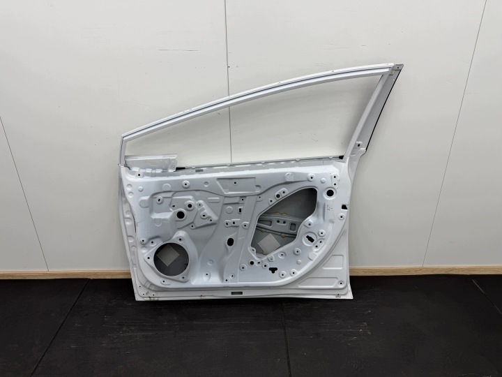 фото №15, Toyota prius v 2023r-- дверь правая передние перед