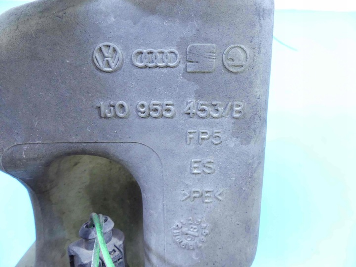 фото №6, Бачок склоомивача vw golf iv 1j0955453b