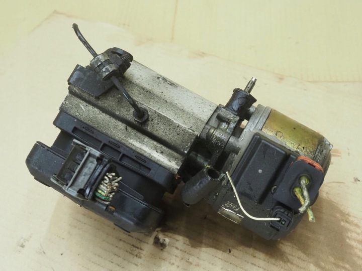 фото №13, Citroen c5 i 2.0 16v насос подвески гидравлического 9643373380