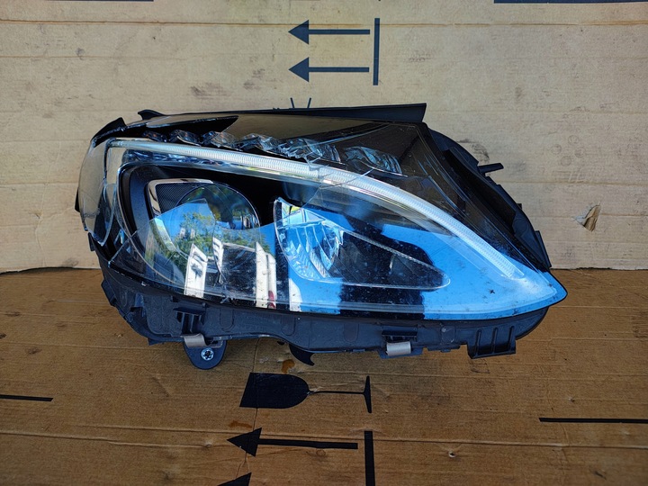 фото №1, Mercedes c класс w205 правая лампа led полный performance a2059062604 биржа
