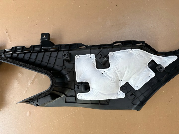 фото №12, Hyundai tucson iv 4 20r- обшивка стойка правый зад