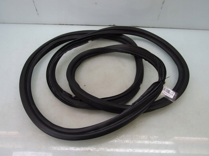 фото №1, Korando iv 19r прокладка кузовна кришки задньої зад задній багажника