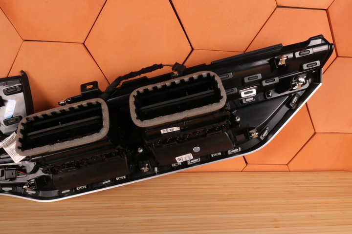 фото №10, Bmw x7 g07 lci планки dekor панелі консолі jesion pień підсвічуваний