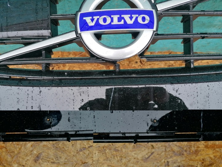 фото №8, Бампер перед volvo v60 рестайлінг r desing гарний