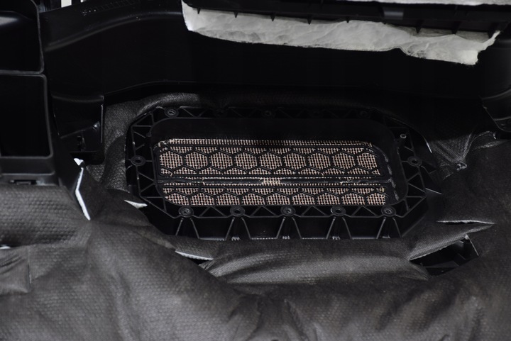 фото №13, Bmw 2 f45 f46 панель раздаточная консоль оригинал sensatec hud hifi м-пакет