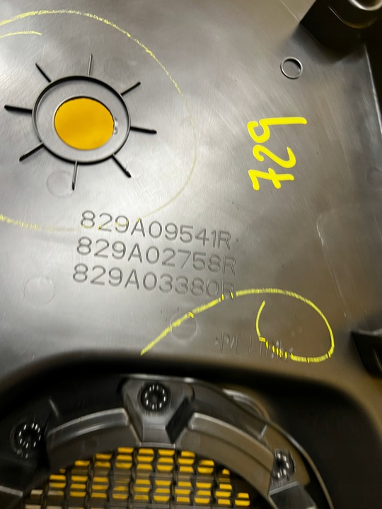 фото №8, Боковина оббивка двері праві зад dacia sandero iii 2023r