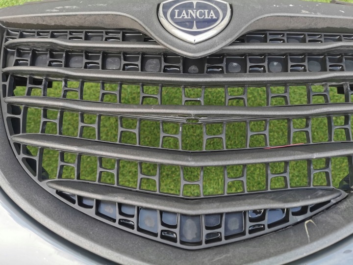 фото №8, Lancia ypsilon iii 11-15 бампер передній решітка перед 735486082