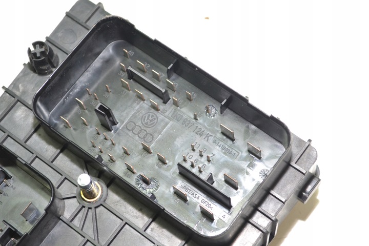 фото №6, Vw golf v 1.4 коробка запобіжників 1k0937124k