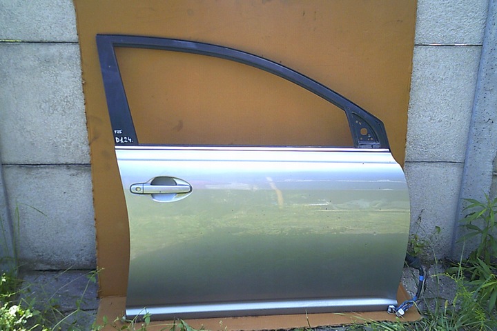 фото №1, Toyota avensis t25 03-09 двері праві передні 1f8