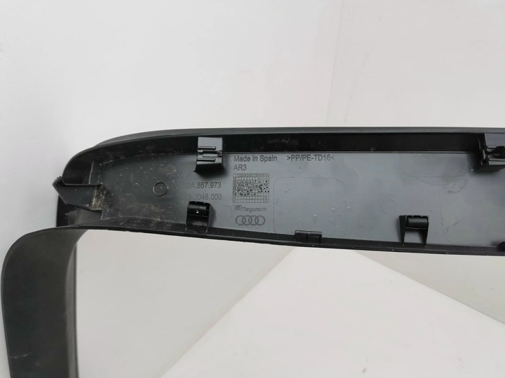 фото №12, Audi a1 2022 оббивка задньої кришки багажника