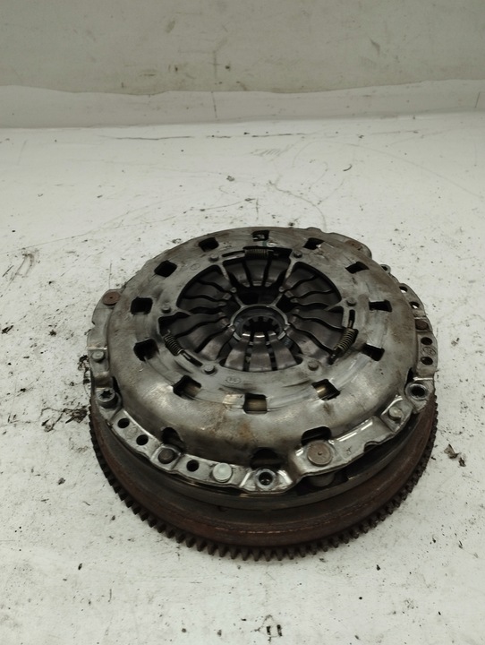 фото №6, Bmw e46 316ti n42b18a зчеплення комплектні двомасовий маховик диск притиск luk