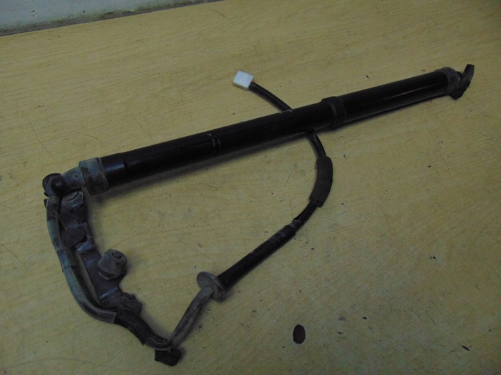 фото №8, Петля крышки амортизатор правый зад toyota rav4 2012- 68910-42015