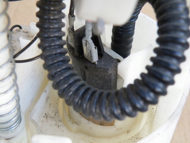 фото №11, Citoren c4 xsara picasso 1.4 1.6 бензин корзина насос поплавок бак топлива